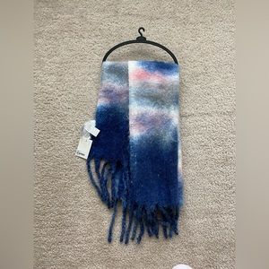 NWT Scarf